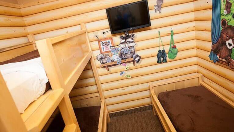 KidCabin King Suite (Accessible Bathtub) | Premium Suite | Great Wolf